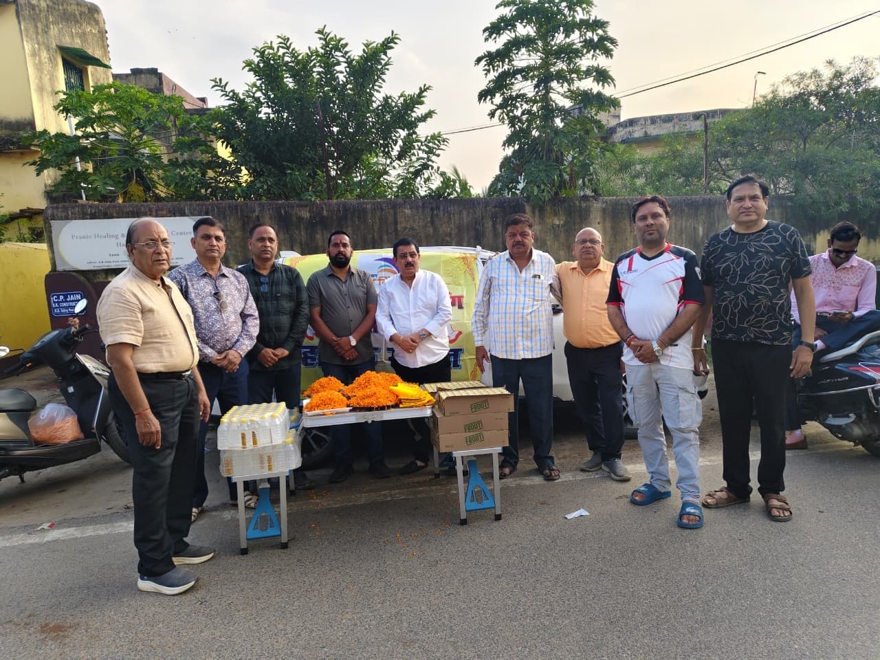 हजारीबाग यूथ विंग ने पुष्पवर्षा कर किया महाराजा अग्रसेन की शोभायात्रा का स्वागत
