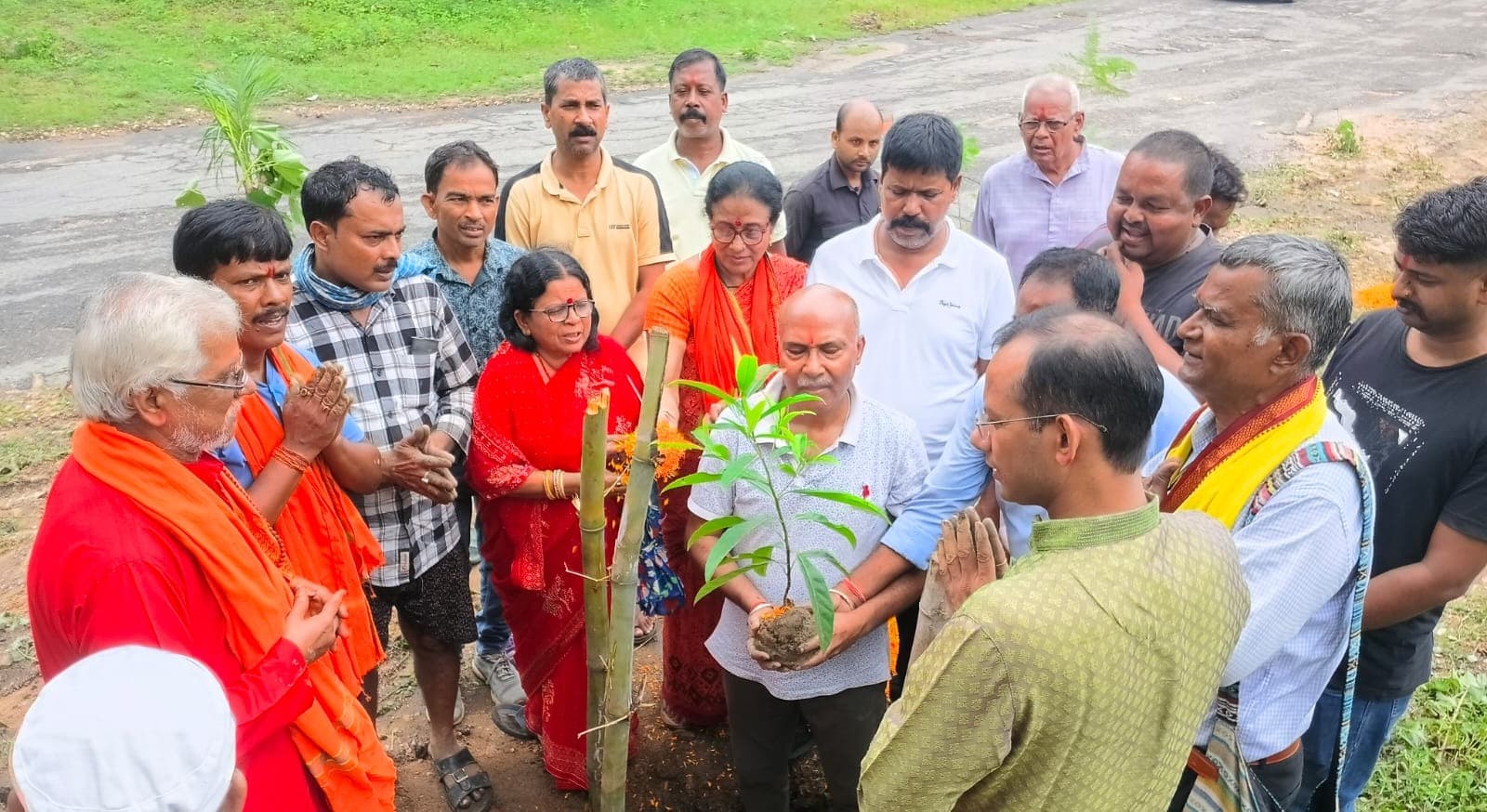 नन्हे हनुमान मंदिर को मिलेगा ‘फूलों की घाटी’ का स्वरूप, पौधारोपण अभियान का शुभारंभ