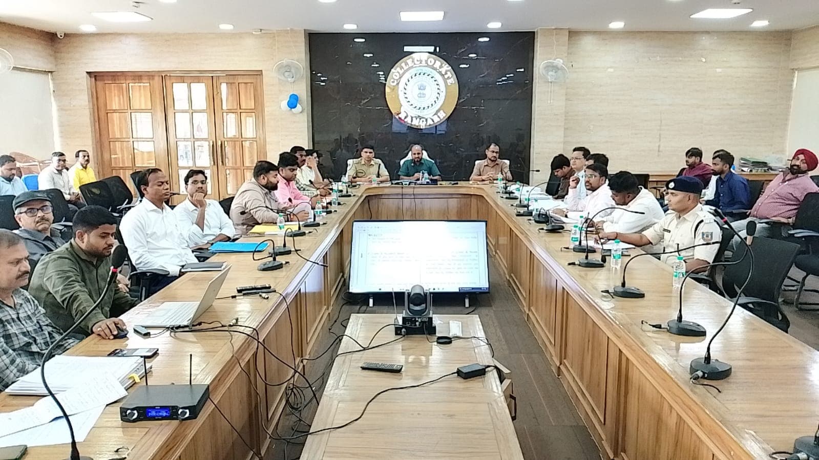 अवैध खनन पर रामगढ़ प्रशासन सख्त, टास्क फोर्स ने दिए कार्रवाई के निर्देश