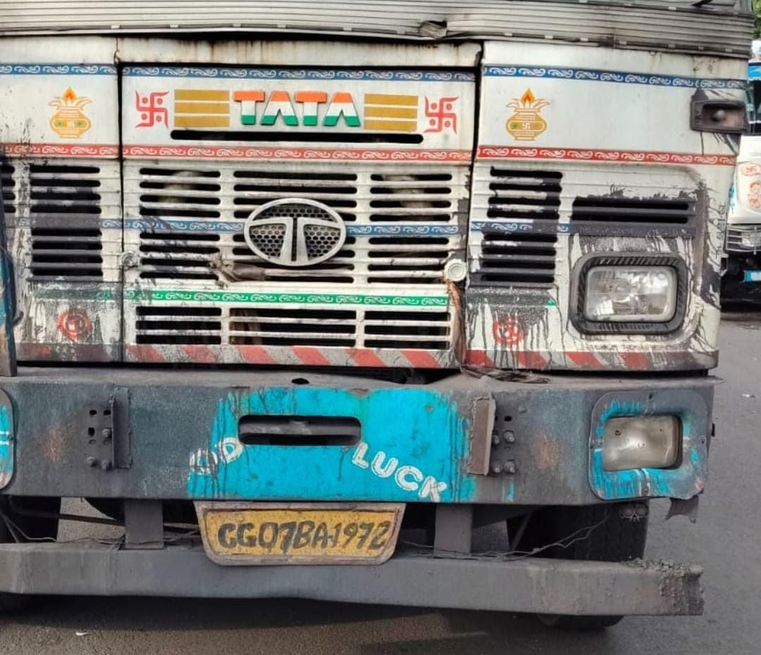 दूसरे ट्रक का नंबर प्लेट लगा कर चल रहे ट्रक को चरही पुलिस ने दबोचा