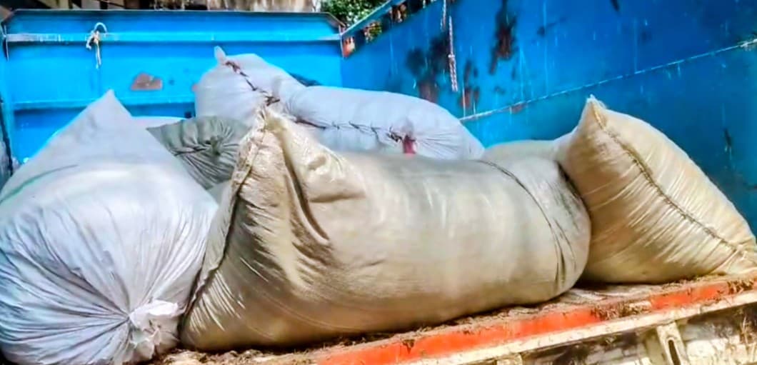दस लाख रुपये का प्रतिबंधित डोडा बरामद, पंजाब के तस्करों के मंसूबों पर चतरा पुलिस ने फेरा पानी.