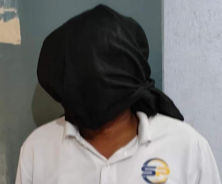 चेक बाउंस मामले में वारंटी गिरफ्तार, न्यायिक हिरासत में भेजा गया