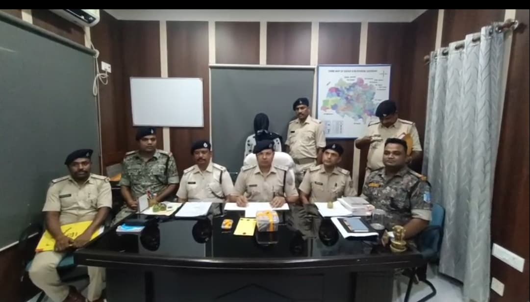 देवघर में ब्राउन शुगर के खिलाफ पुलिस की बड़ी कार्रवाई, 5.01 ग्राम नशीला पदार्थ और 85 हजार रुपये बरामद