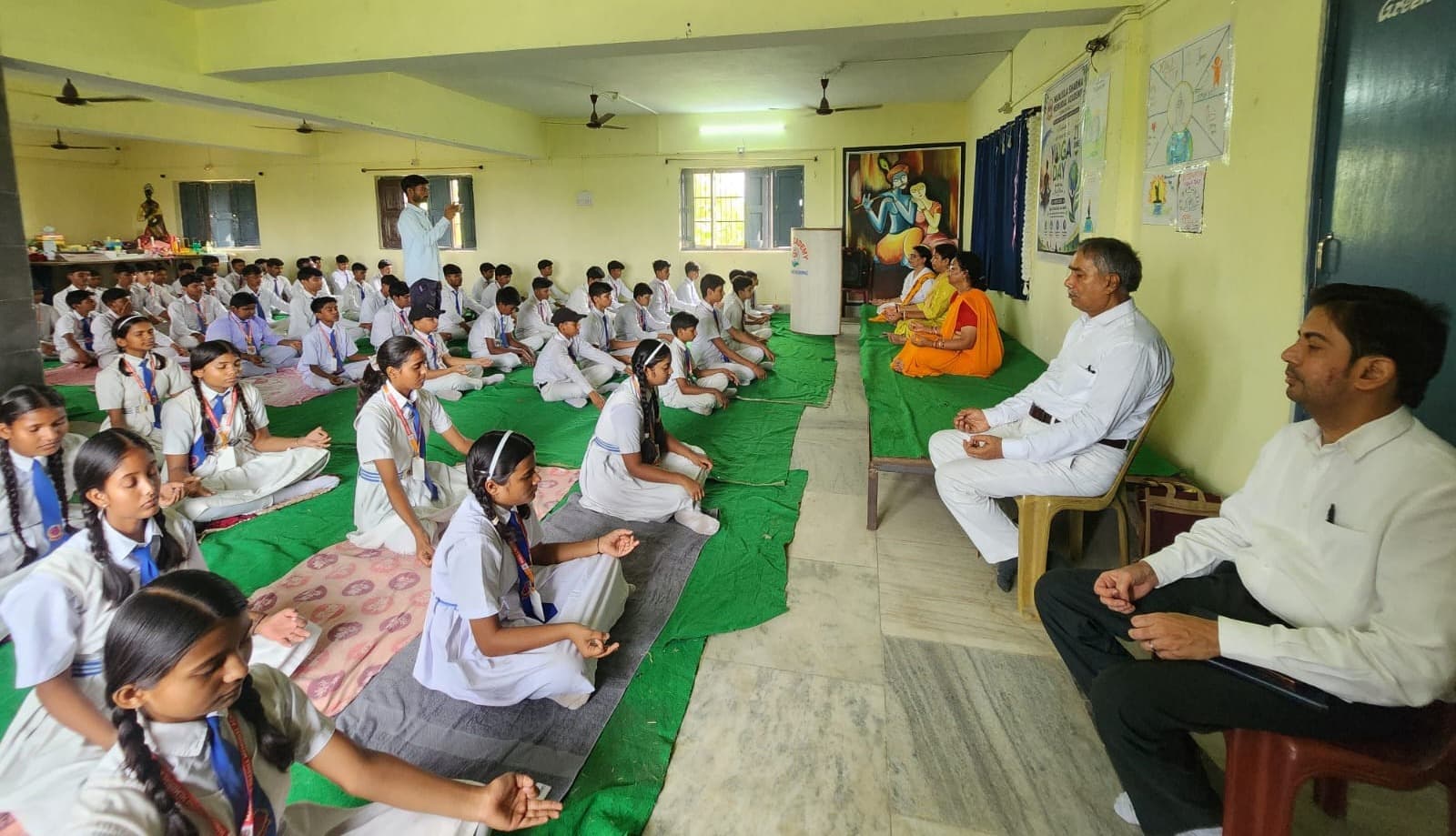 मंजुला शर्मा मेमोरियल अकादमी  में अंतर्राष्ट्रीय योग दिवस उत्साहपूर्वक मनाया गया
