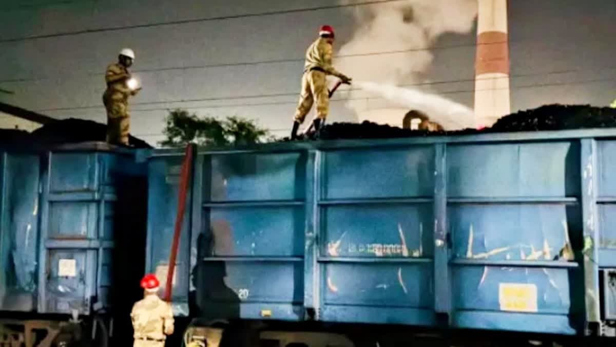 बोकारो थर्मल स्टेशन में कोयला लदी मालगाड़ी के वैगन में लगी आग, बड़ा हादसा टला