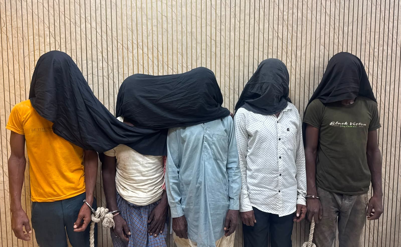 28 टीमों के साथ हजारीबाग पुलिस का ऑपरेशन, 17 फरार अपराधी दबोचे गए