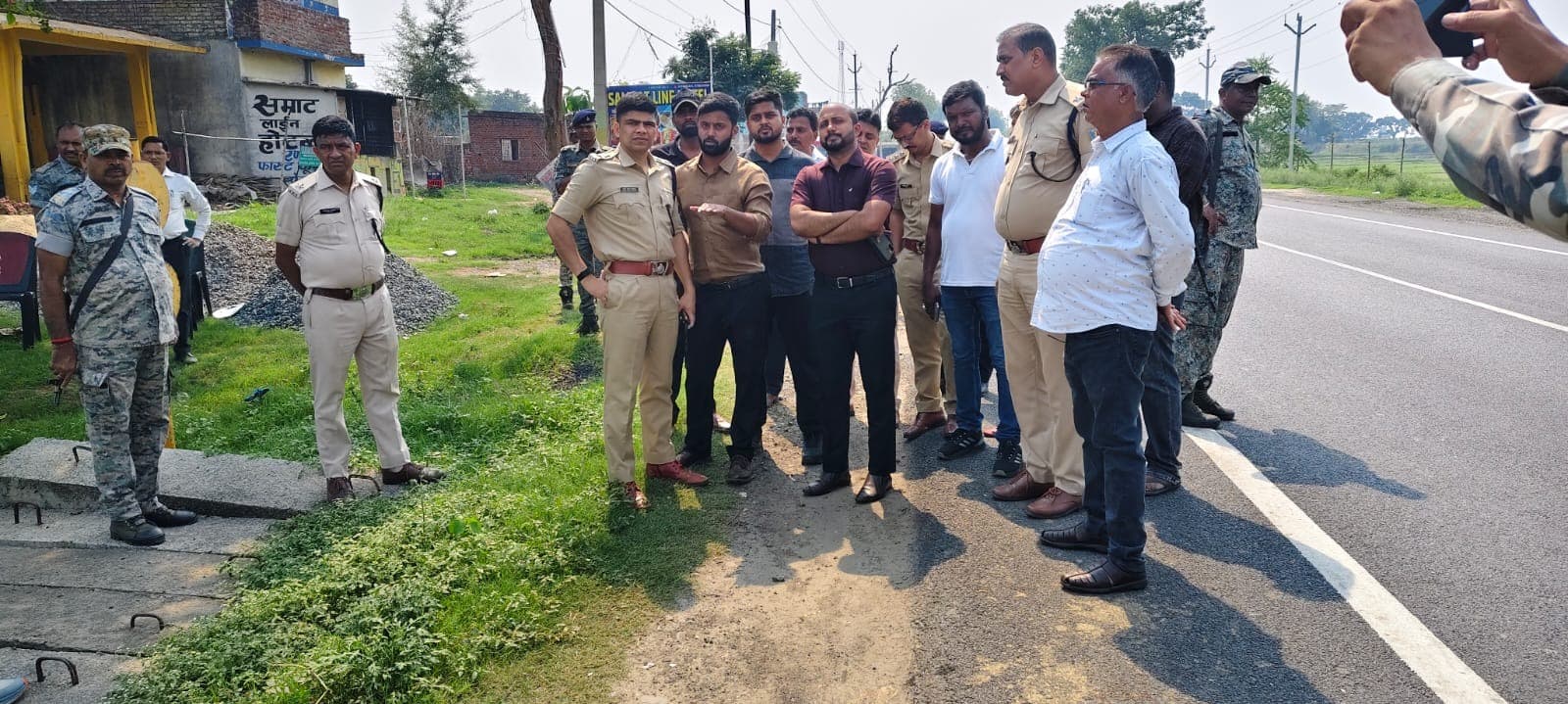 बारलौंग हादसे के बाद प्रशासन सख्त, उपायुक्त-एसपी ने किया घटनास्थल का निरीक्षण