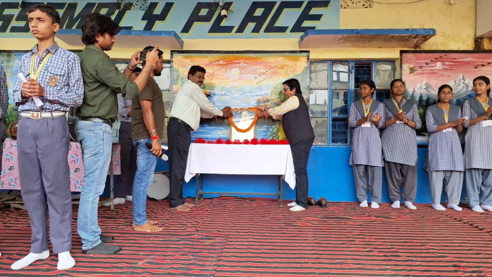 सुरेखा प्रकाशभाई पब्लिक स्कूल में गांधी-शास्त्री जयंती पर विविध कार्यक्रम, सत्य-अहिंसा और सादगी का लिया संकल्प