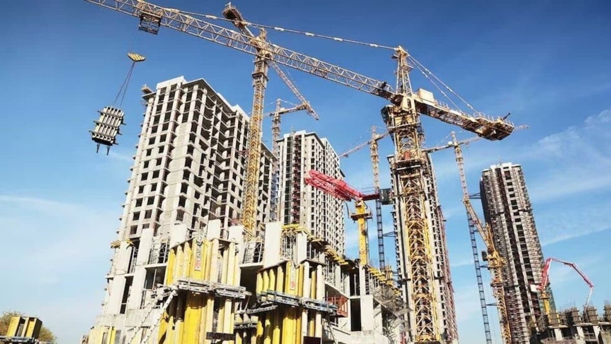 मुंबई के मीरा रोड में बड़ा हादसा, निर्माणाधीन इमारत से क्रेन गिरने से एक की मौत