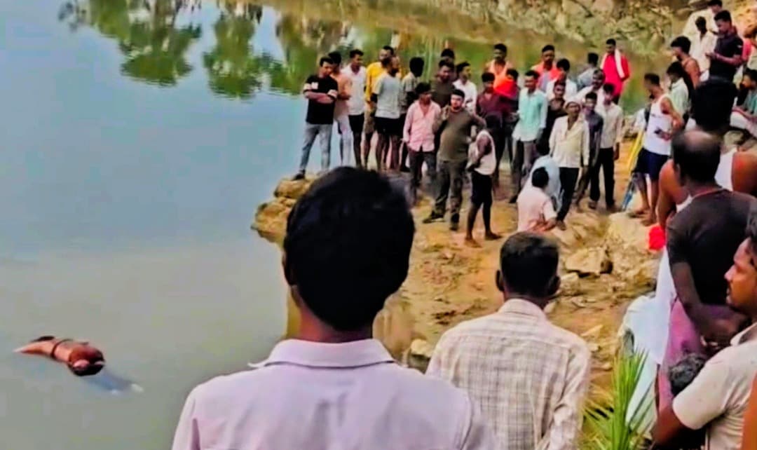 हंटरगंज में बंद खदान के गड्ढे में मिला अज्ञात महिला का शव, इलाके में सनसनी; शिनाख्त में जुटी पुलिस