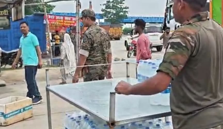 एसडीओ ने टोल प्लाजा को कराया अतिक्रमण मुक्त