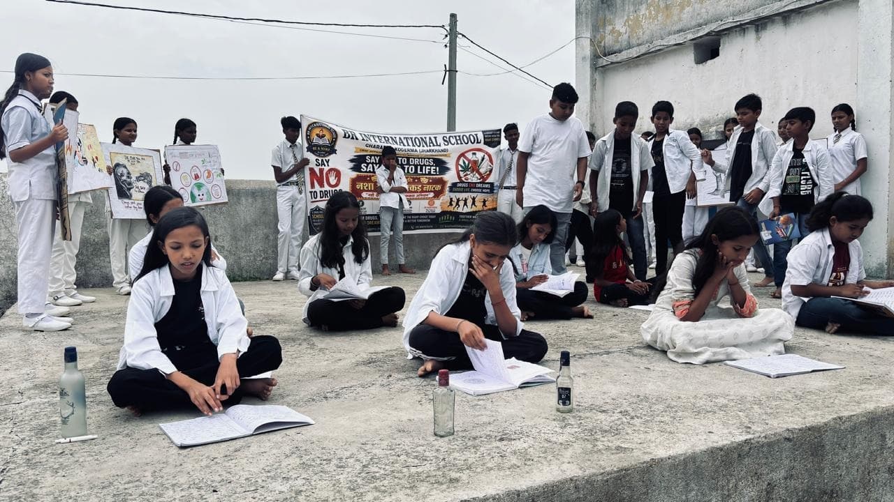 नुक्कड़ नाटक के माध्यम से नशा मुक्ति का संदेश, विभिन्न पंचायतों में चला जागरूकता अभियान