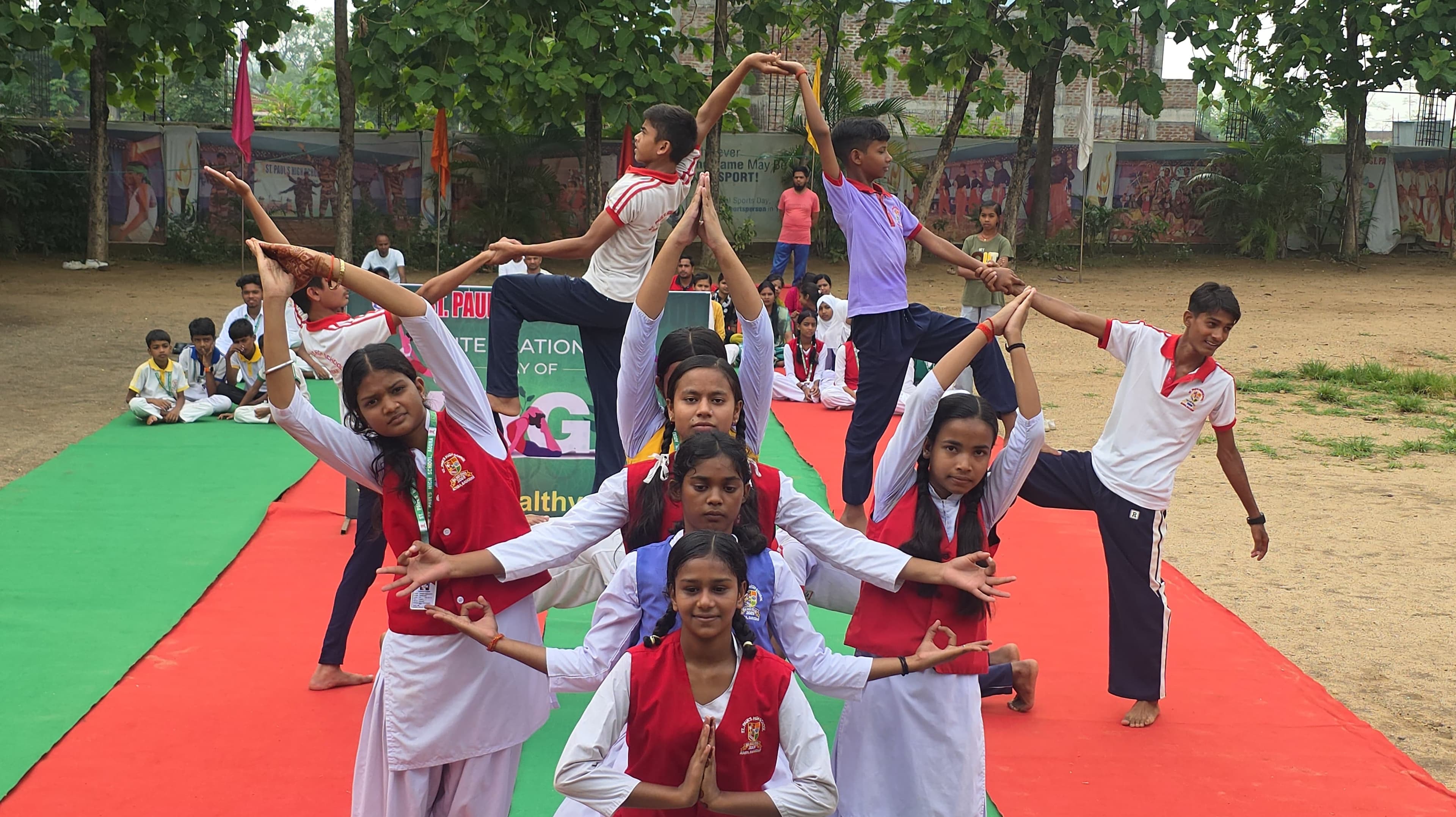 अंतर्राष्ट्रीय योग दिवस पर बगोदर में दिखा उत्साह, स्टेडियम से स्कूलों तक गूंजा योग का संदेश