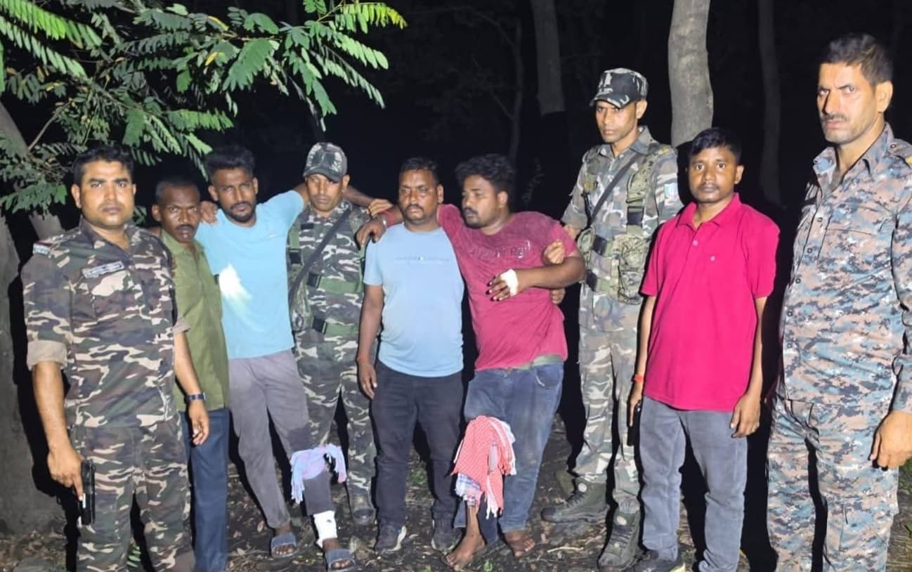 गिद्दी में तड़के मुठभेड़, दो को लगी गोली; एक जंगल में फरार