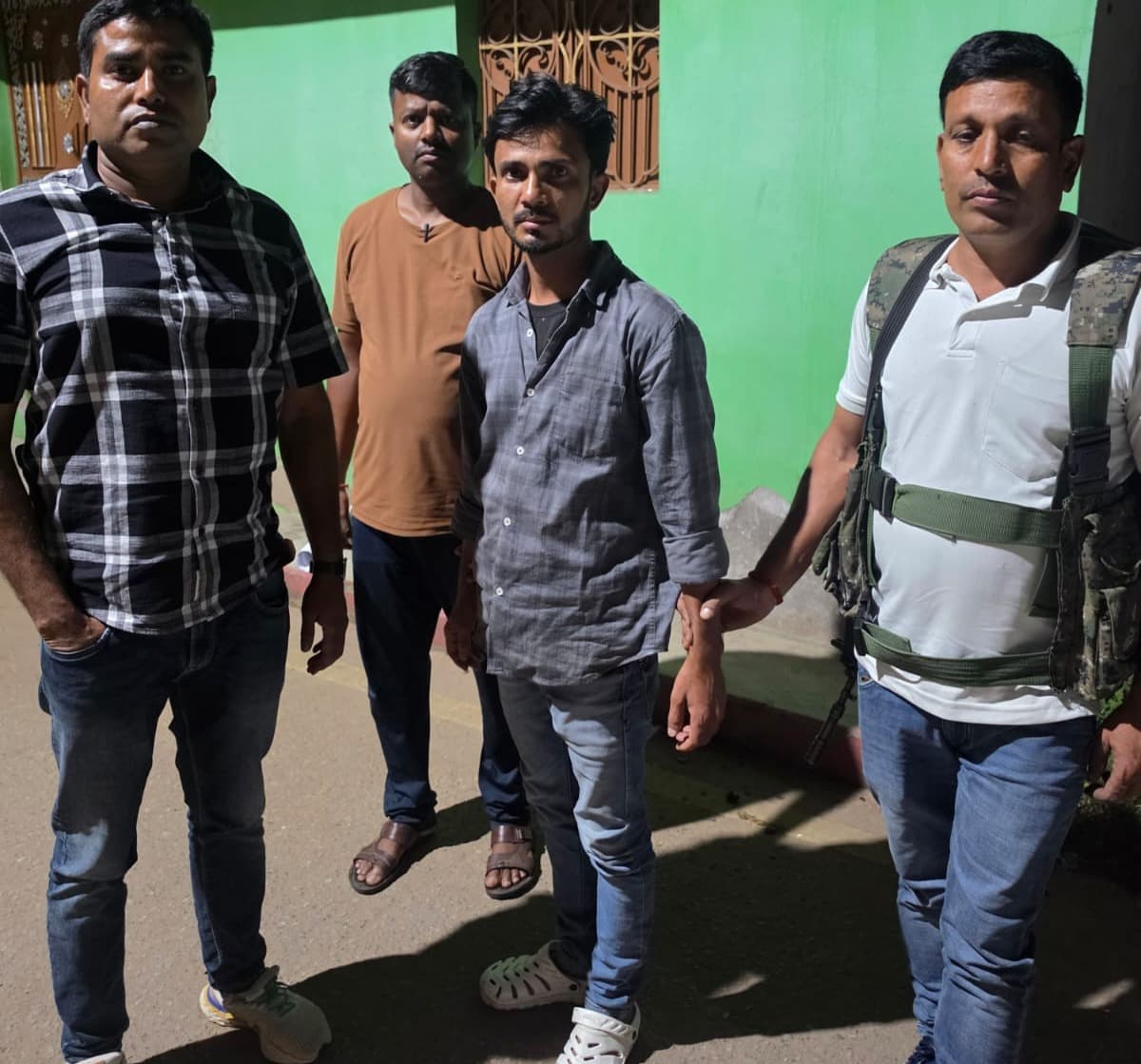 हजारीबाग में पुलिस के विशेष अभियान में 33 आरोपी गिरफ्तार