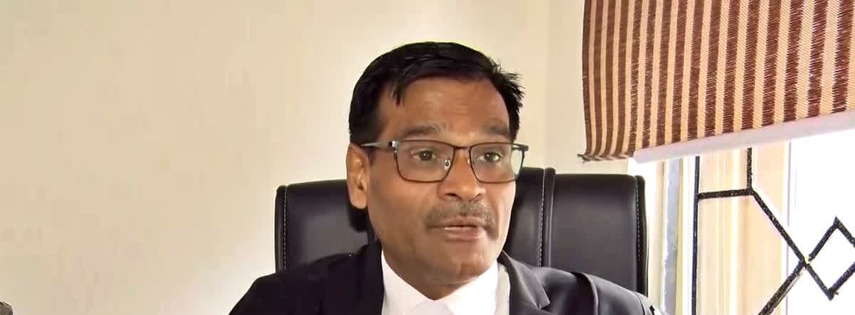 झारखंड में भर्ती परीक्षाएं रद्द करने के फैसले पर कानूनी विशेषज्ञों की राय, हाईकोर्ट की रोक के बाद बढ़ी चर्चा
