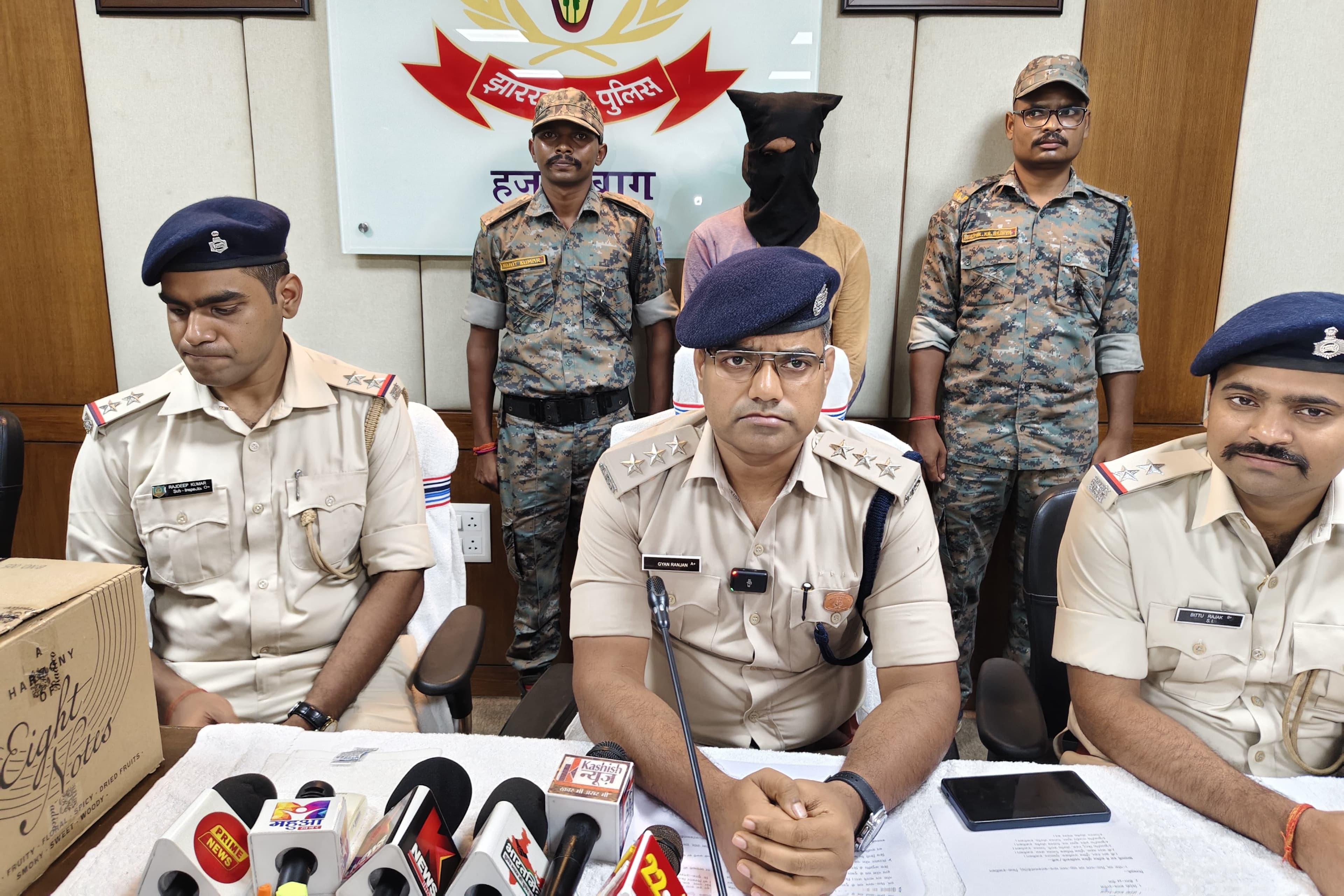 पेलावल में अवैध शराब पर पुलिस का शिकंजा, 55 बोतल शराब-बीयर बरामद
