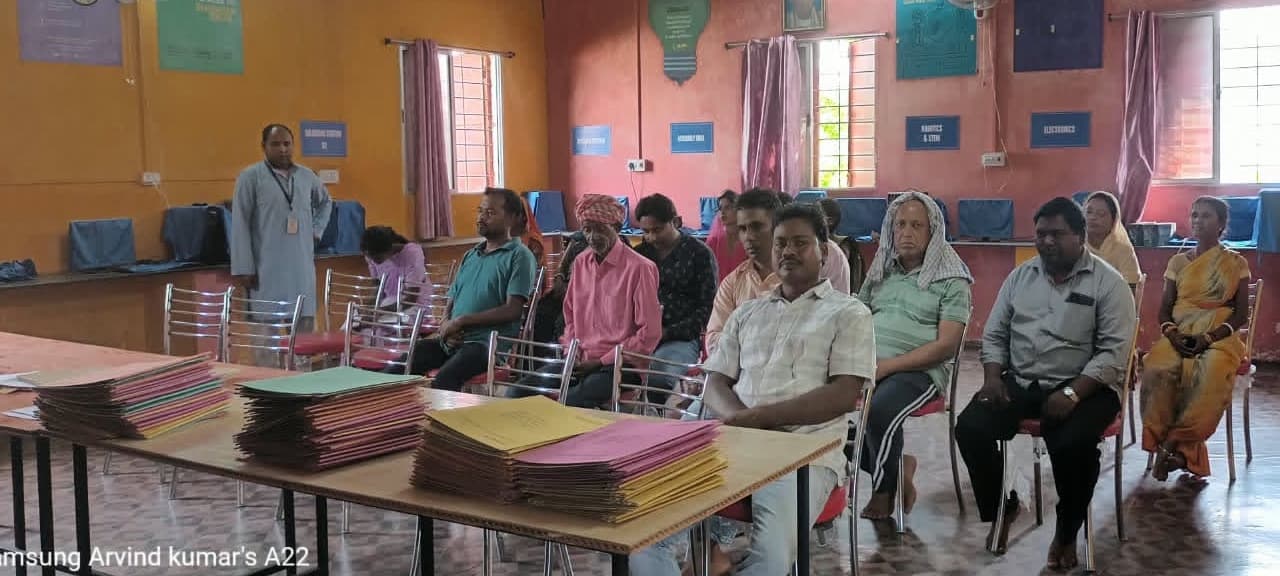 सरस्वती शिशु विद्या मंदिर में अर्धवार्षिक परीक्षा फल प्रकाशित, अभिभावकों ने देखीं उत्तर पुस्तिकाएं