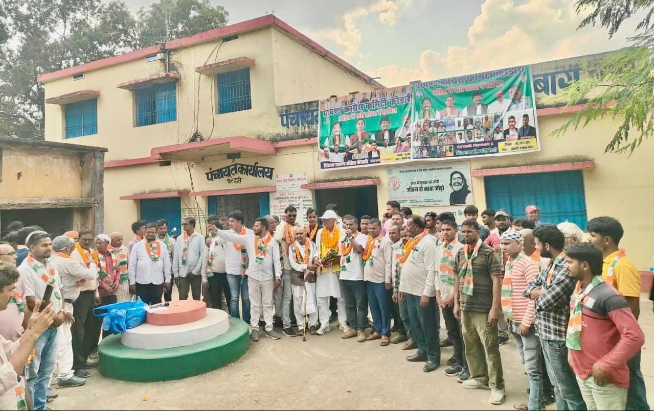 कांग्रेस के सदस्यता अभियान में उमड़ी भीड़, सैकड़ों लोगों ने थामा पार्टी का हाथ