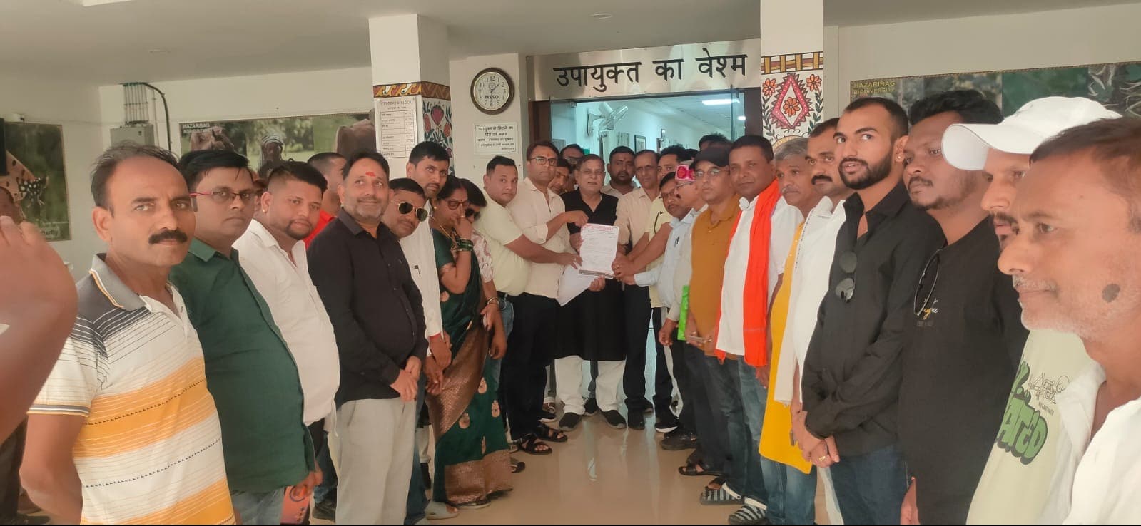 भर्ती परीक्षाओं में कथित धांधली पर भाजपा का हल्ला बोल, राज्यपाल के नाम सौंपा ज्ञापन