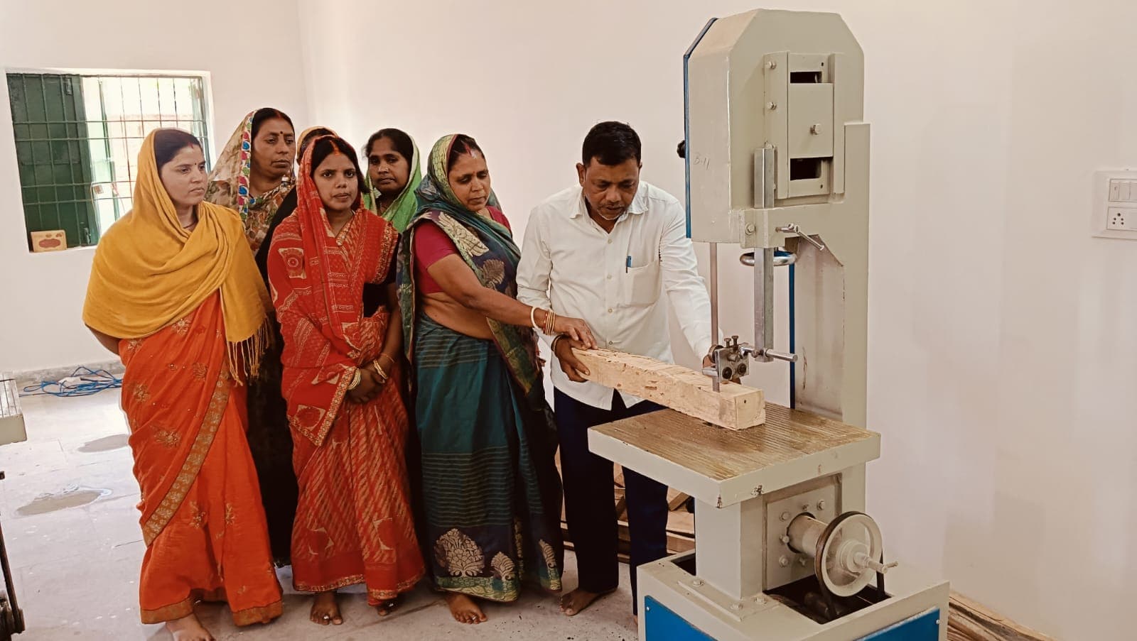 काष्ठ कला प्रशिक्षण कार्यक्रम शुरू, महिलाओं को मिलेगा स्वरोजगार का अवसर
