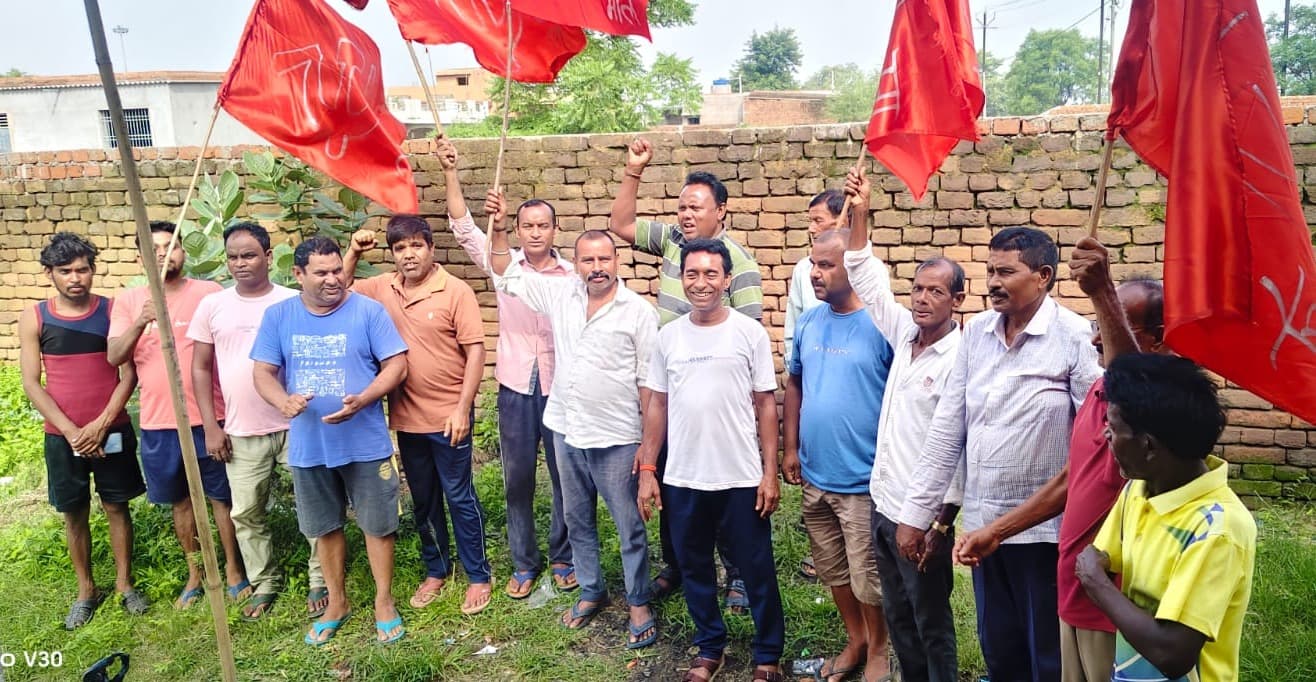 रैलीगढ़ा शहीदों को भाकपा (माले) ने दी श्रद्धांजलि, जनसंघर्ष तेज़ करने का लिया संकल्प