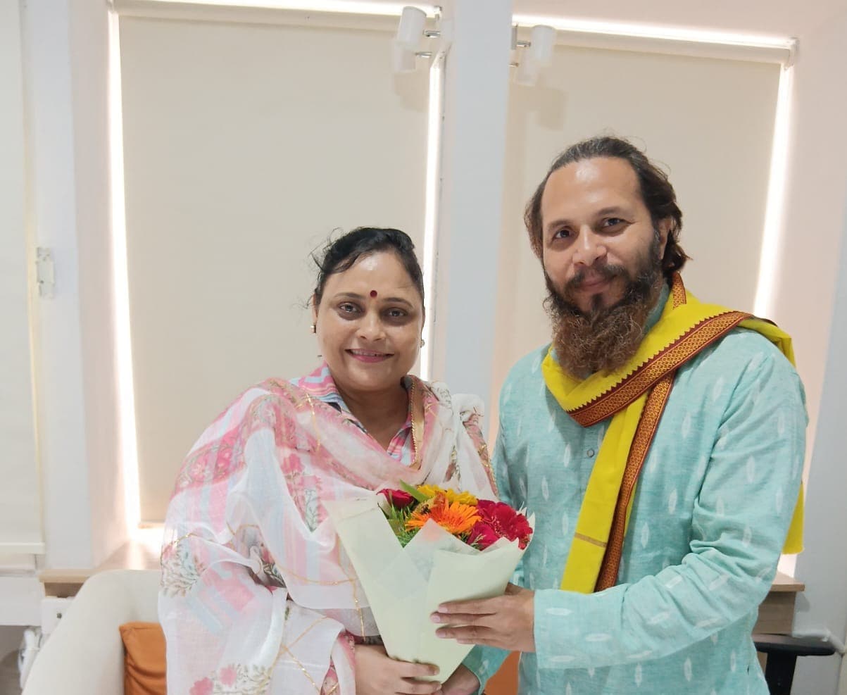 हजारीबाग के जनजातीय गौरव समारोह में शामिल होने के लिए पूजा कपिल मिश्रा को दिया गया आमंत्रण