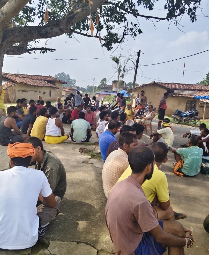बरही - बुढीडीह गांव में अखंड हरि कृतण की तैयारी को लेकर ग्रामीणों की हुई बैठक 