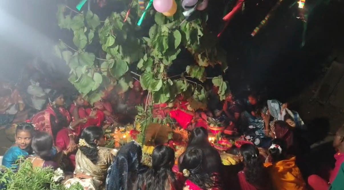 भाई की लंबी उम्र की कामना को लेकर बहनो ने पूरे उत्साह से मनाया कर्मा पर्व