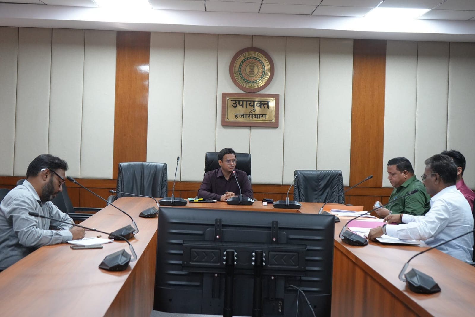 श्रम एवं नियोजन विभाग की समीक्षा बैठक में उपायुक्त ने दिए विशेष निर्देश