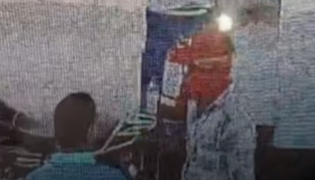 ₹800 के पेट्रोल के भुगतान को लेकर सेल्समैन को मारी गोली, आरोपी गिरफ्तार