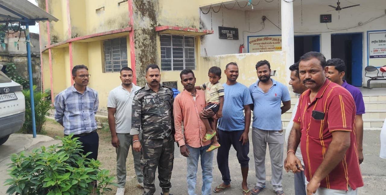 चुरचू पुलिस की तत्परता से भटका मासूम सकुशल परिजनों से मिला