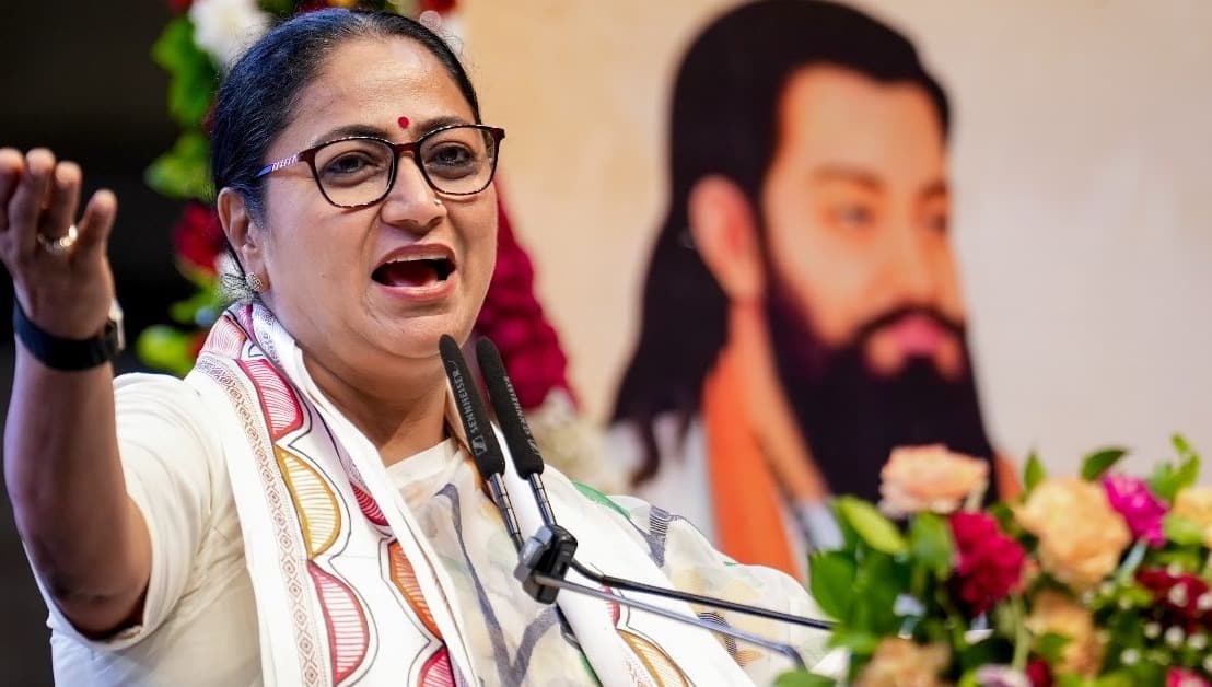 दिल्ली लक्ष्मी योजना लॉन्च, 2,500 महिलाओं को मिले मंजूरी पत्र; 1 सितंबर से खाते में आएंगे ₹2,500