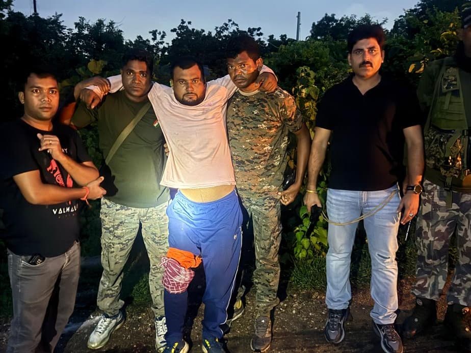 प्रिंस खान के KSS कुबेर गिरोह पर हजारीबाग पुलिस का बड़ा प्रहार, मुठभेड़ के बाद पांच सक्रिय अपराधी गिरफ्तार