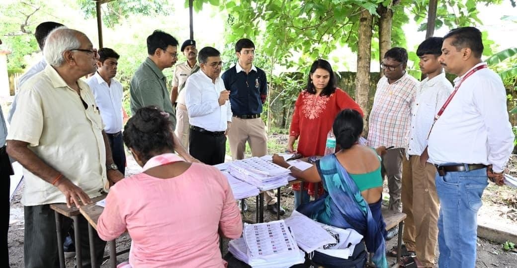 मिशन 15 लाख: बीएलओ के संकल्प और प्रचार रथों ने बोकारो में पहुंचाया लोकतंत्र का संदेश