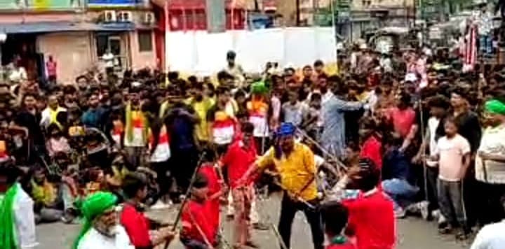 घूमीं लाठियां, चमकी तलवारें... मोहर्रम के अखाड़ों ने दिखाया ऐसा दम, देखने उमड़ पड़ा जनसैलाब