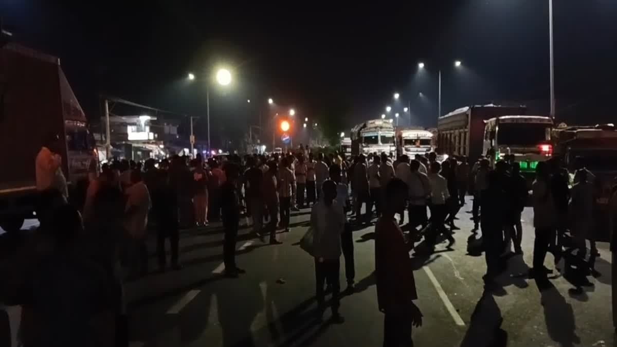 धनबाद में तेज रफ्तार कार ने बाइक को मारी टक्कर, महिला की मौत