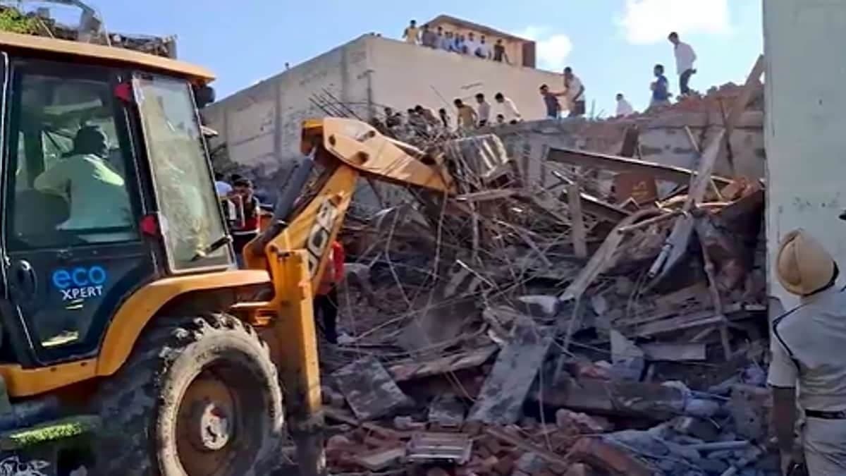 अंबाला में तीन मंजिला निर्माणाधीन इमारत भरभराकर गिरी, दो की मौत