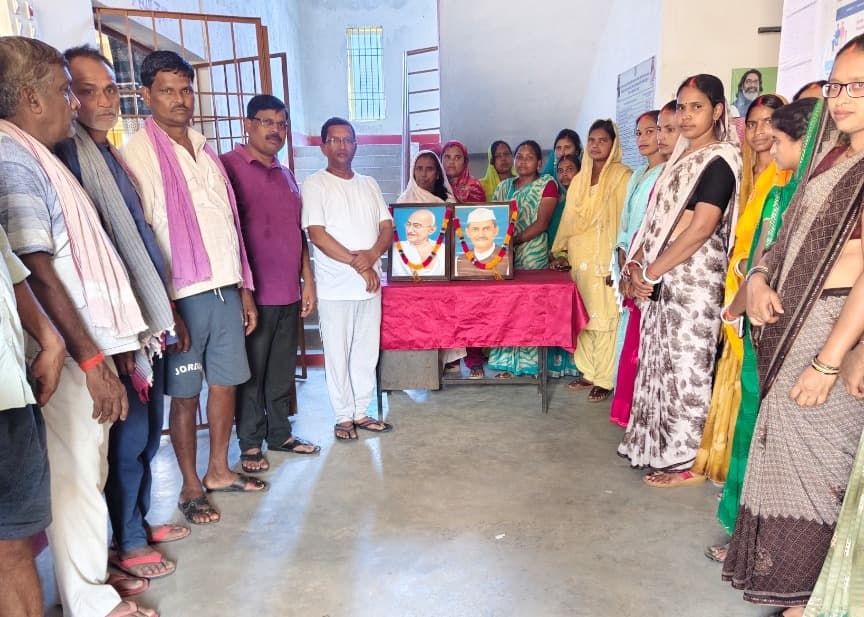 धनवार पंचायत में विशेष ग्रामसभा का आयोजन, ग्रामीणों ने विकास कार्यों पर की चर्चा, गांधी-शास्त्री जयंती भी मनाई गई