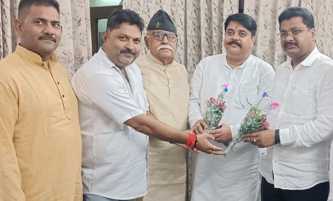 हजारीबाग परिसदन में कांग्रेस नेताओं का स्वागत, संगठन सशक्तीकरण और एसआईआर मुद्दे पर हुई महत्वपूर्ण चर्चा