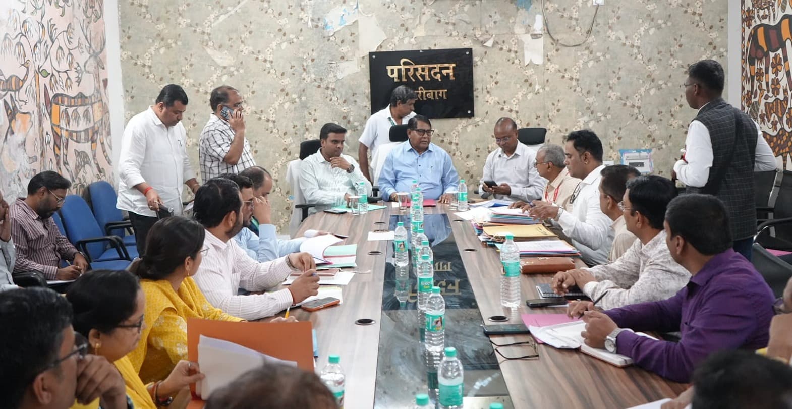 विधानसभा समिति ने की राजस्व संग्रहण की समीक्षा, विभागों को लक्ष्य के अनुरूप कार्य करने के निर्देश