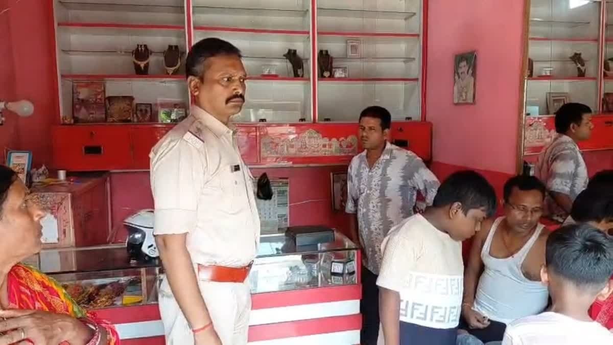 धनबाद की ज्वेलरी दुकान में चोरी, लाखों के गहने गायब