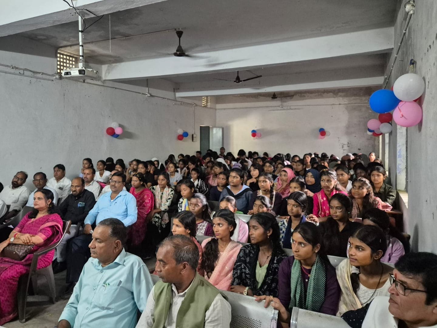 राम नारायण यादव मेमोरियल महाविद्यालय बरही में सत्र 2026-30 के नवप्रवेशित विद्यार्थियों का भव्य इंडक्शन कार्यक्रम
