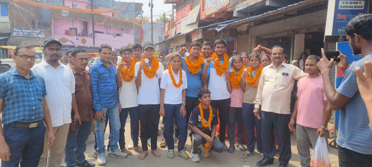 ऑल इंडिया इंडोर आर्चरी टूर्नामेंट में बड़कागांव के खिलाड़ियों ने जीते 5 मेडल, क्षेत्र में खुशी की लहर