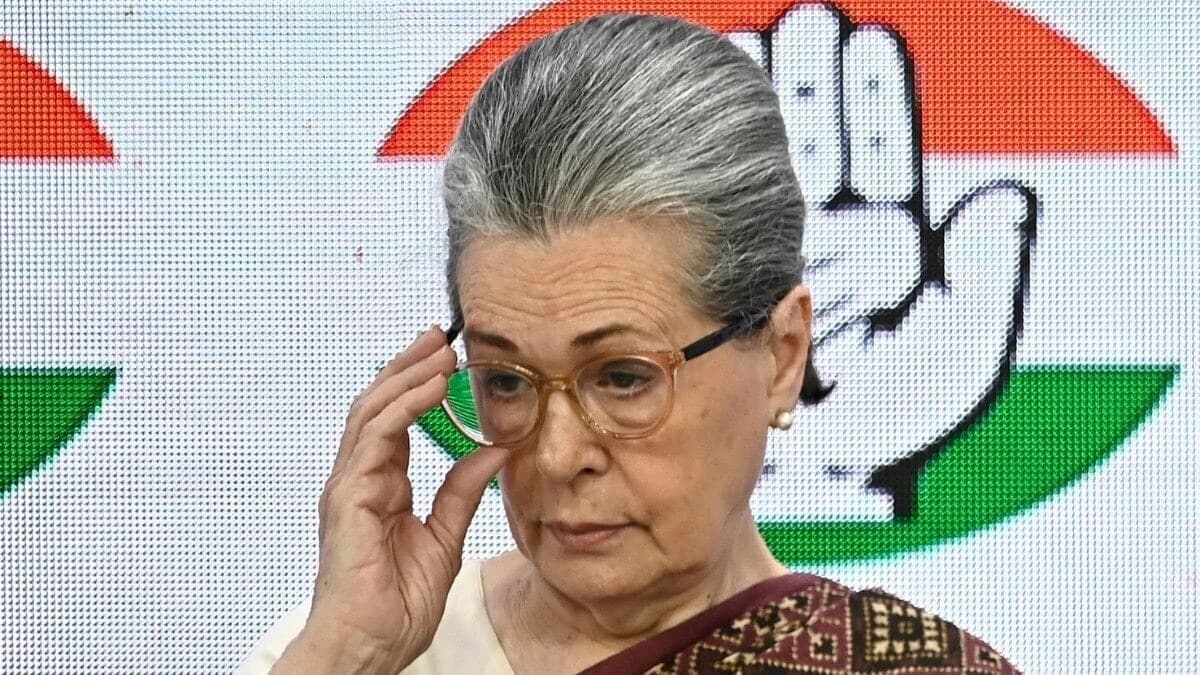 सोनिया गांधी के वोटर लिस्ट मामले में कोर्ट ने रिवीजन पिटीशन मंजूर की