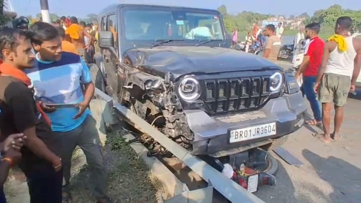 दुर्गा मेला देखकर लौट रहे पिता-पुत्र समेत तीन की मौत