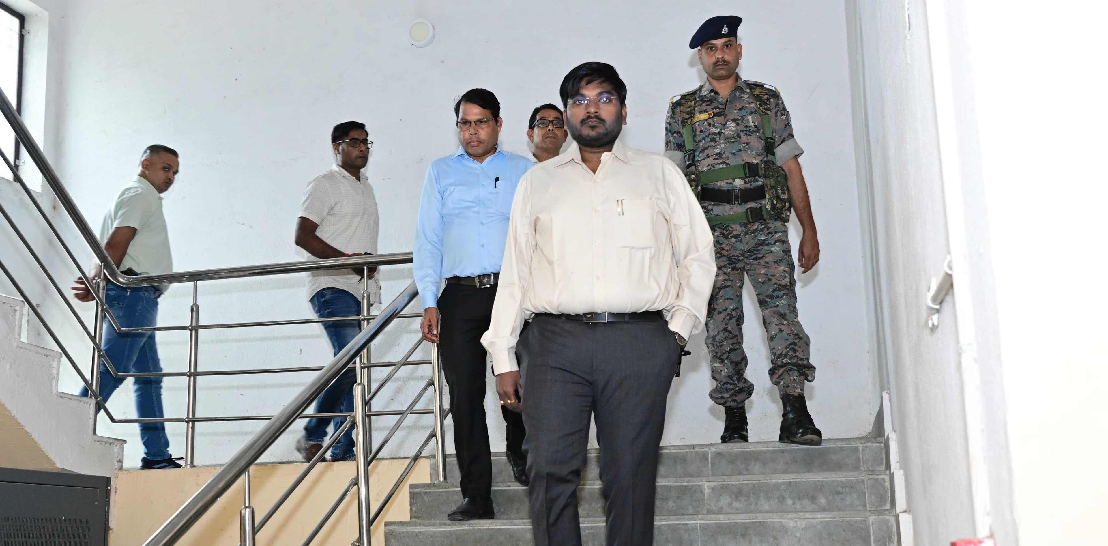 निर्वाचन कार्यालय स्थित वेयर हाउस का उपायुक्त ने किया निरीक्षण, सुरक्षा व्यवस्था का लिया जायजा