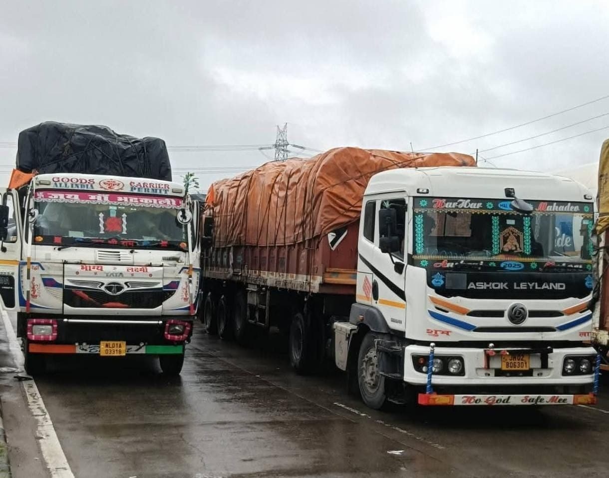 दूसरे दिन भी थमी रफ्तार, महुदी से बरही तक जाम में फंसी जिंदगी