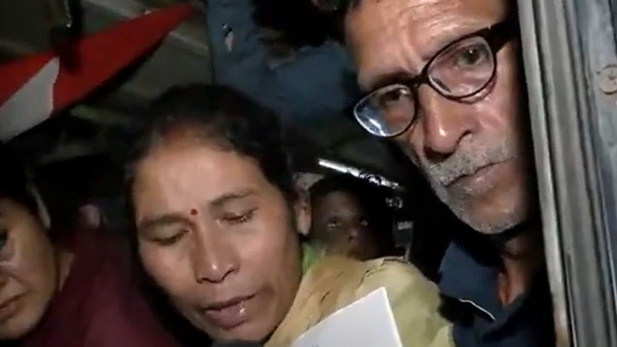 इंडिया गेट पर प्रदर्शन के बाद अंकिता के माता-पिता हिरासत में