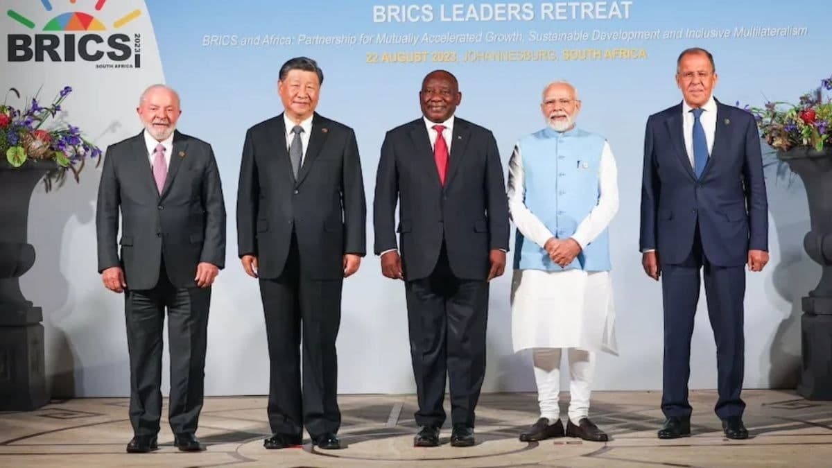 BRICS समिट के चलते दिल्ली में ट्रैफिक डायवर्जन, 35 से ज्यादा सड़कें प्रभावित